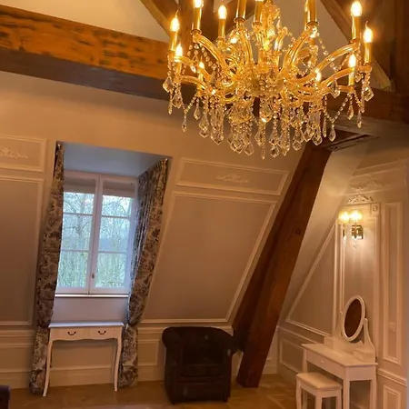 Chateau Des Hauts De Provins Hotel