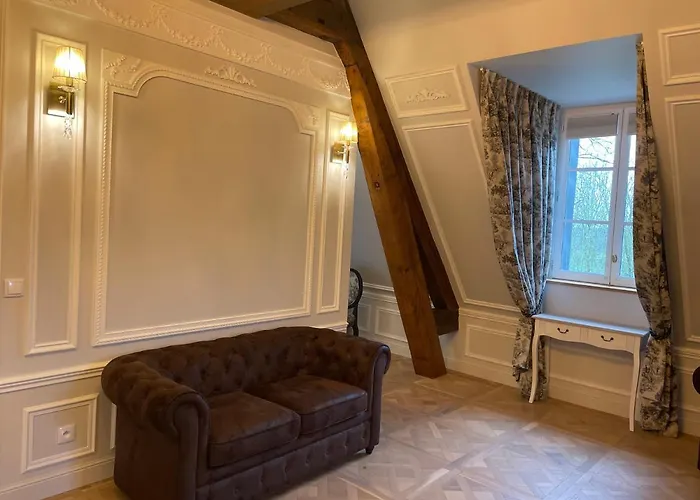 Chateau Des Hauts De Provins Hotel