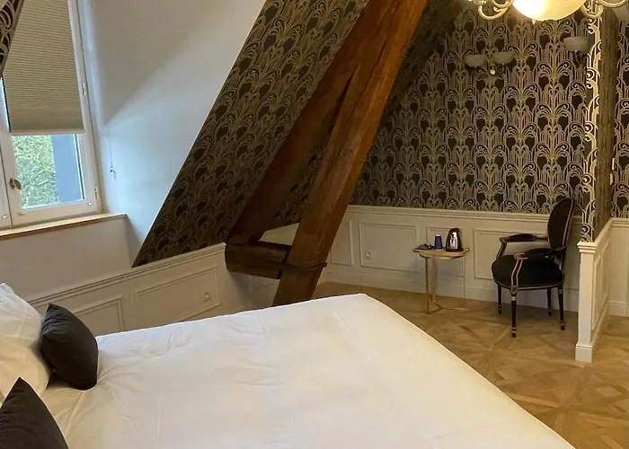 Chateau Des Hauts De Provins Hotel Champcenest